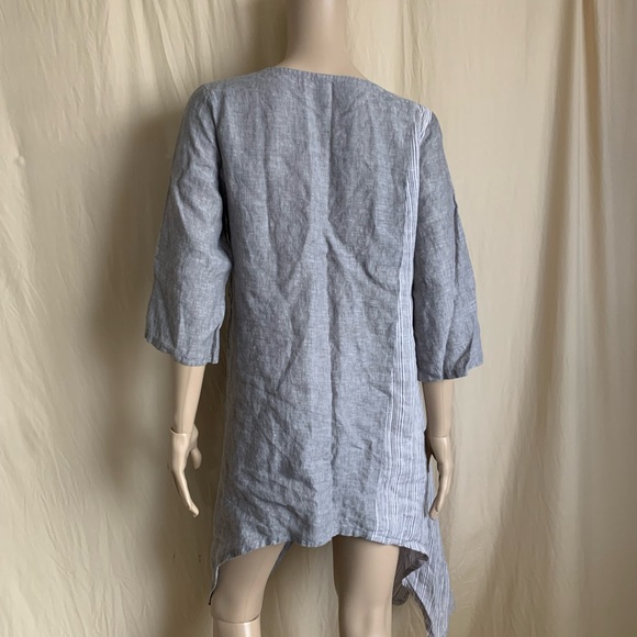 Chalet gray and white striped Linen loganlook top - Picture 4 of 13